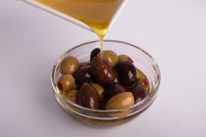 како да препознаете вистинско ладно цедено маслиново масло